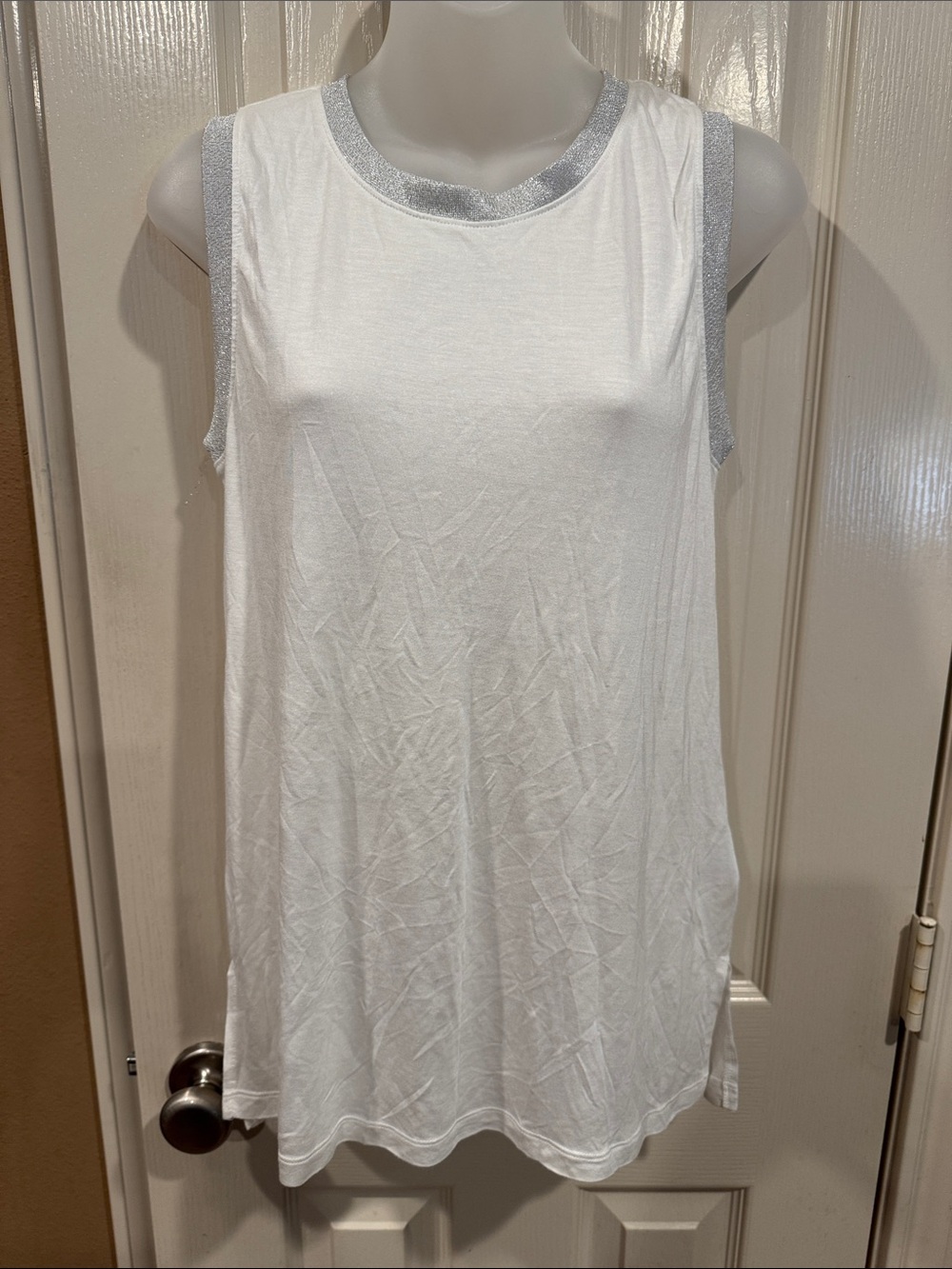 NWT - Banana Republic White Tank with Silver Trim. Sz Small
